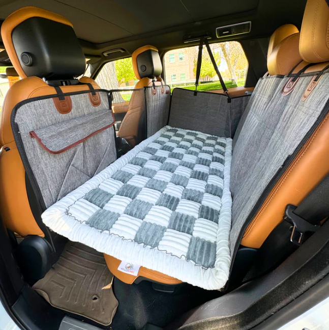Premium Hundebett - passgenau für die Autoplatinum